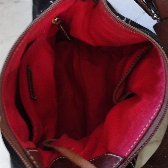 Dooney & Bourke purse. - Picture 13 of 16